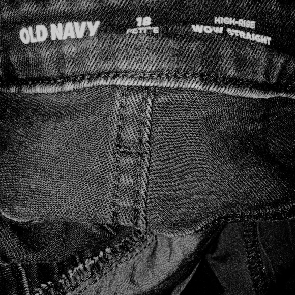 WOMENS/LADIES OLD NAVY WOW STRAIGHT HIGH RISE DENIM JEANS-SIZE 18 PETITE-BLK - Picture 7 of 13